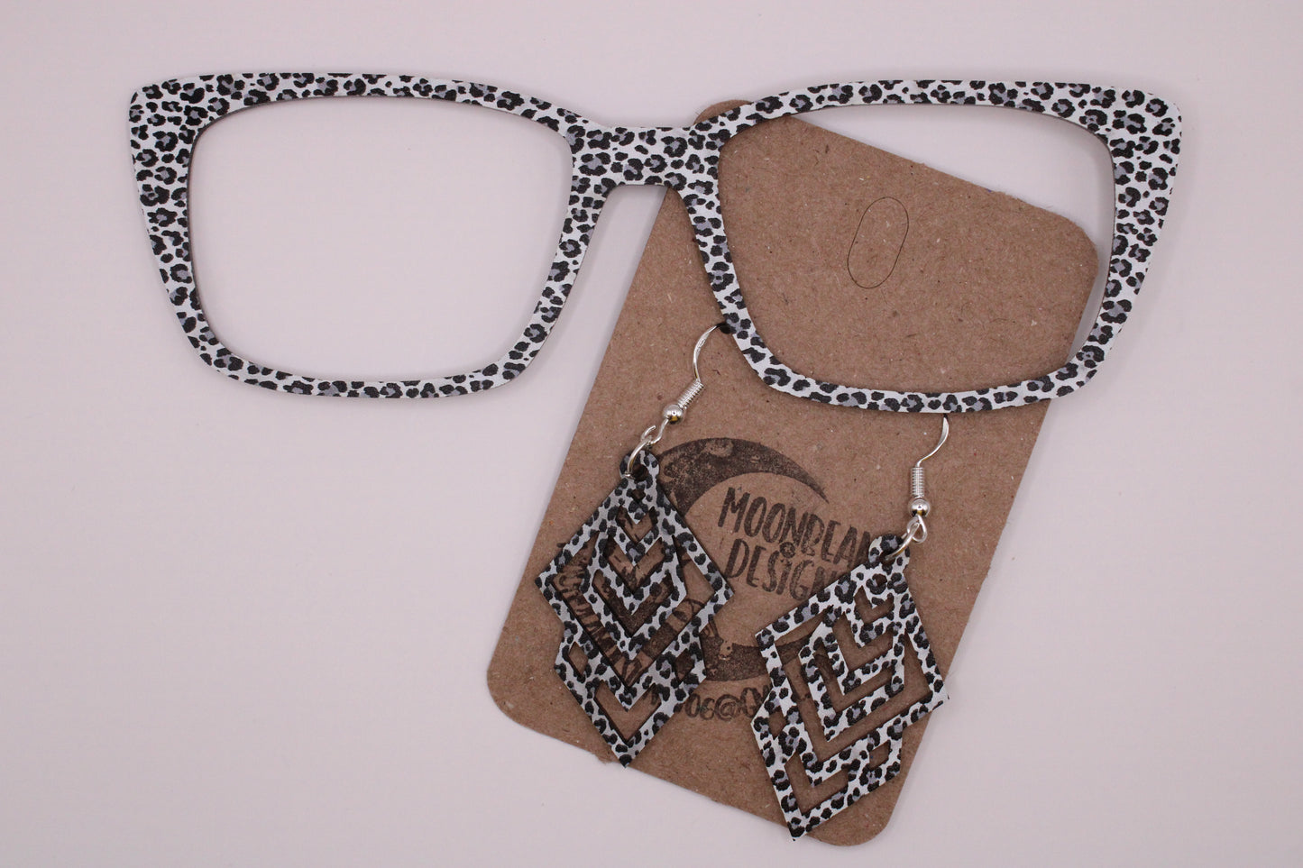Snow Leopard Topper w/earrings