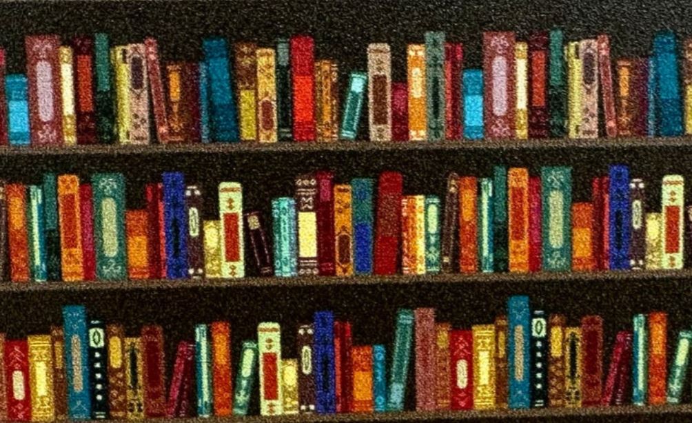 Book Topper