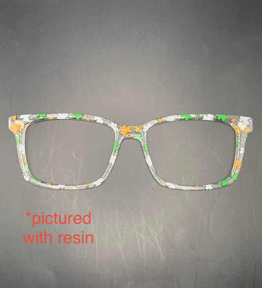 Scattered multicolored shamrocks Toppers