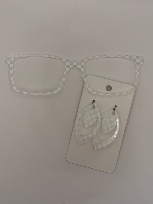 White& clear checkered topper with earrings